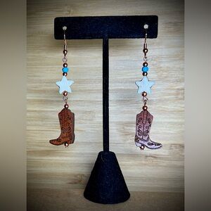 Handmade earrings: Starry boots!Howlite with a dash of turquoise bead!